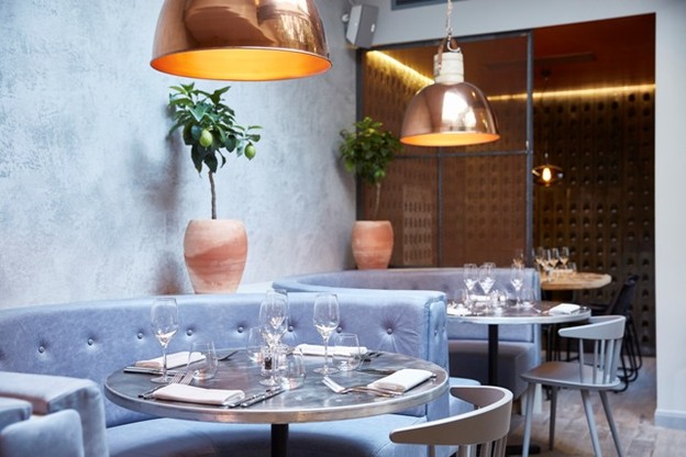 Bandol London restaurant is what lovers of Provence have been waiting for - a restaurant which showcases the food of that region, under-represented in UK restaurants, and many of the lovely wines for which the South of France is regaining  a reputation.  Dining Booths at Bandol