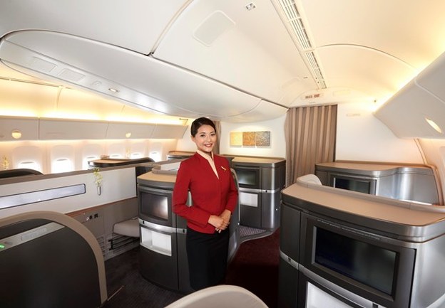 Andy Mossack reviews the Cathay Pacific First Class cabin service, and falls in love with his personal chef.