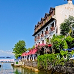 Hotel Les Cygnes and lake