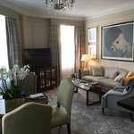 There is something quite special about bypassing the ground floor check in and heading straight for the 3rd floor Langham Club private reception. Such is the benefit of getting Club access for the new Residences at The Langham London.