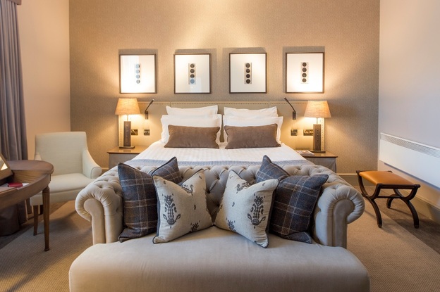 Things have changed since I last stayed at 19-21 George Street. The former George Hotel is now The Principal Edinburgh and its facelift is looking good.