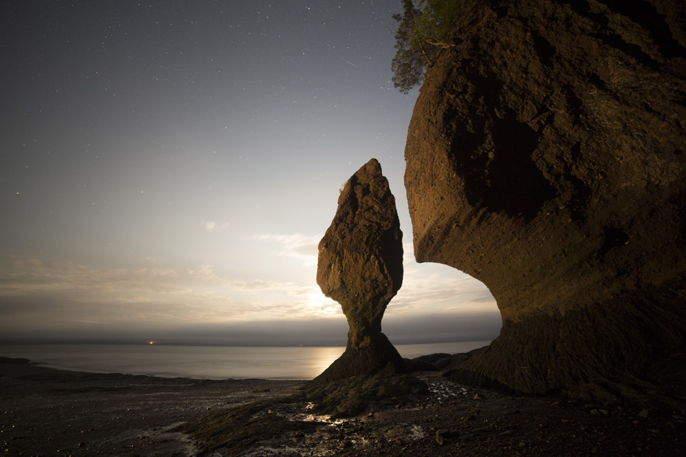 While in New Brunswick Stuart Forster joined Kevin Snair, a professional photographer and interpretive guide for a session of night photography at Hopewell Rocks Provincial Park. SF NewBrunswick Hopewell 017