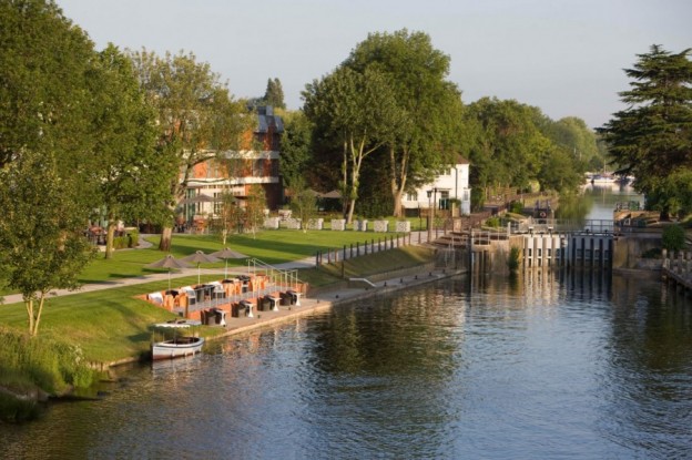 the runnymede on thames exterior