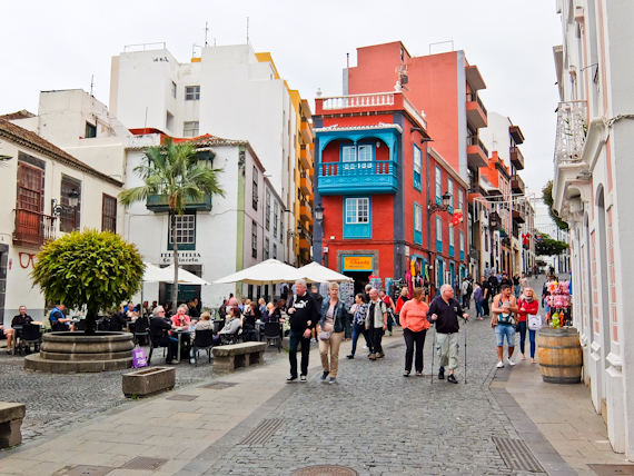 Guide to walking La Palma Santa Cruz Street