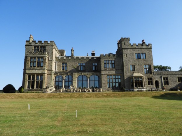 Solange Berchemin reviews the Armathwaite Hall Hotel & Spa in Keswick in the Lake District.