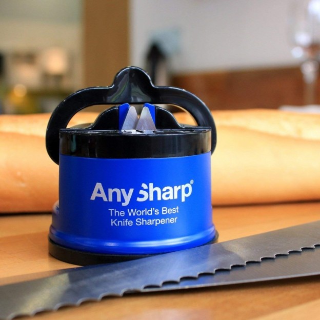 The AnySharp Pro knife sharpener is emblazoned with line The World's best knife sharpener which in anyone's book is a pretty bold statement.