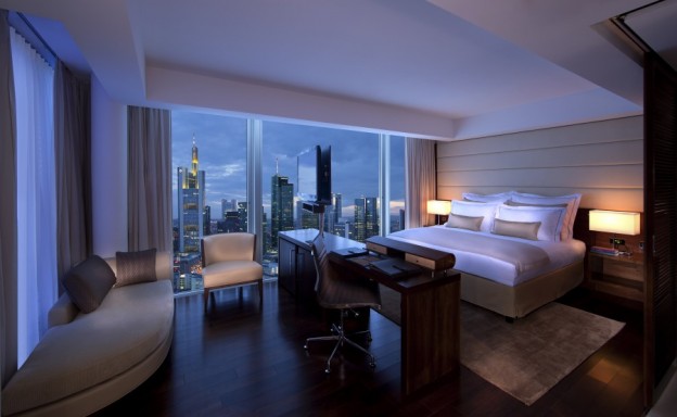 Michael Edwards reviews the Jumeirah Hotel in Frankfurt.