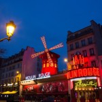 Facade Moulin Rouge 2 lamp PF ©Moulin Rouge D.Duguet