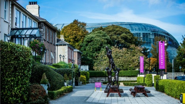 Exterior of Sandymount Hotel Dublin