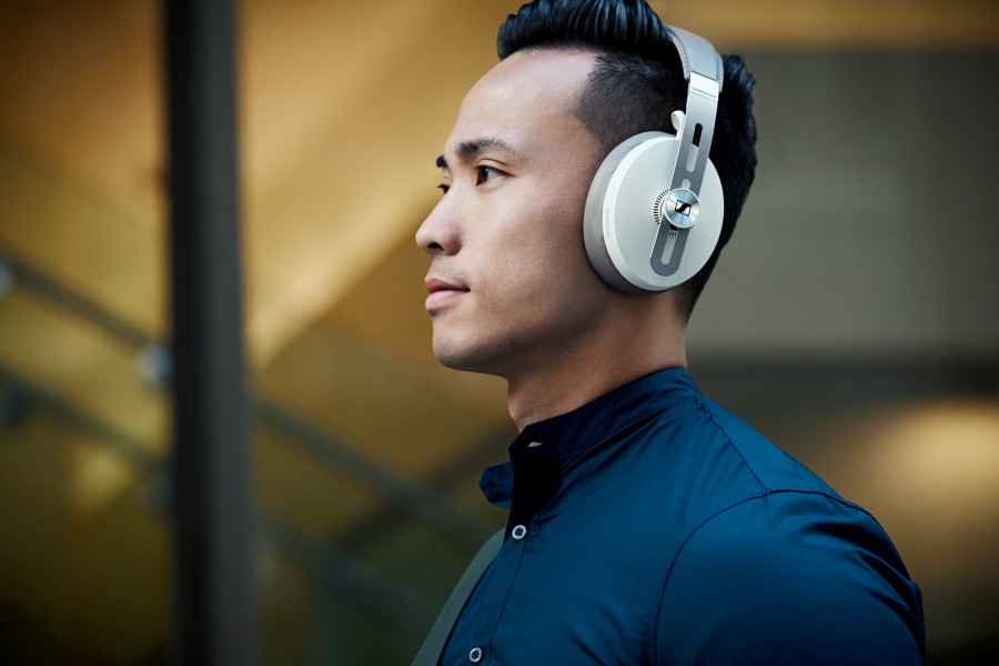 Reviewed: Sennheiser White Momentum 3 Wireless Headphones
