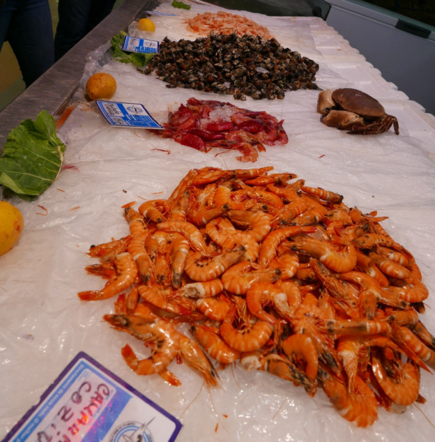 Eating out on the Algarve. Exploring Portugal's delicious coastal menus 3 Eating out on the Algarve Seafood galore at Faro market. e1596445476195