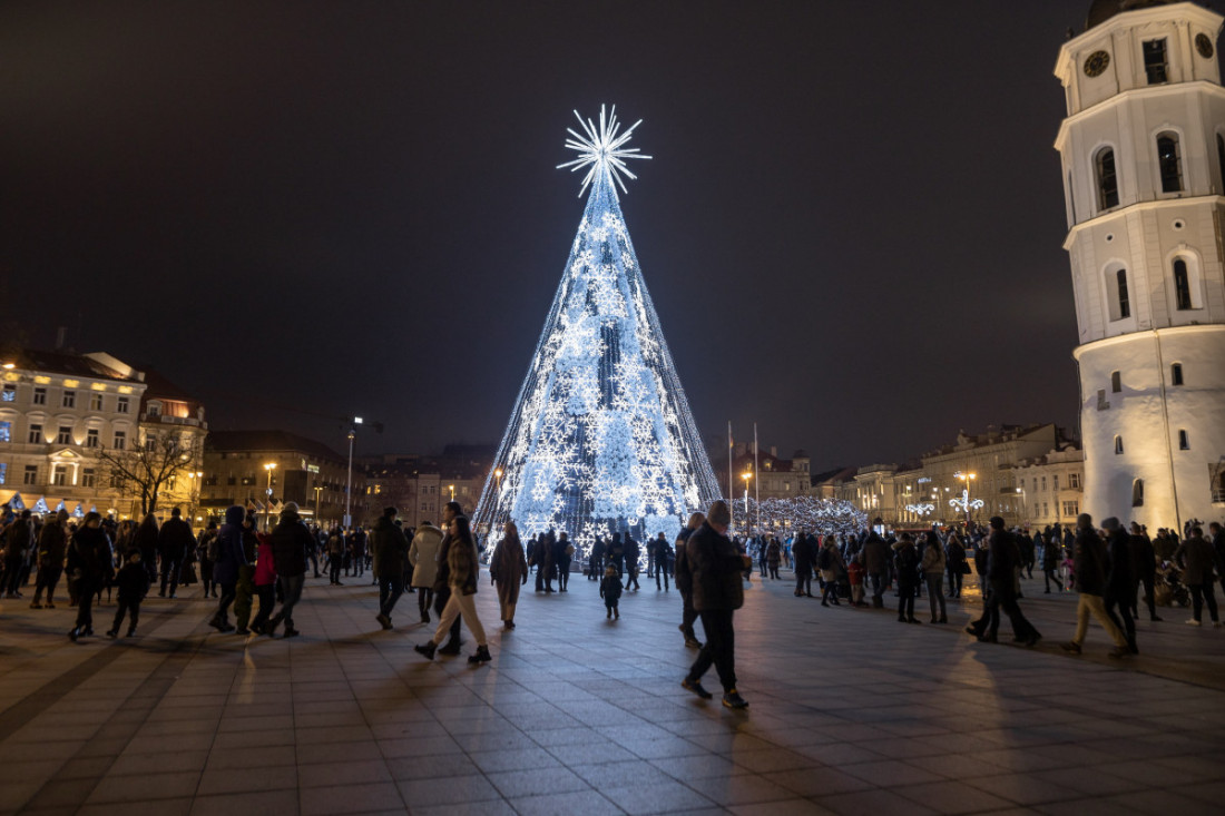 Go Vilnius. Saulius Ziura Christmas Tree 2021 2