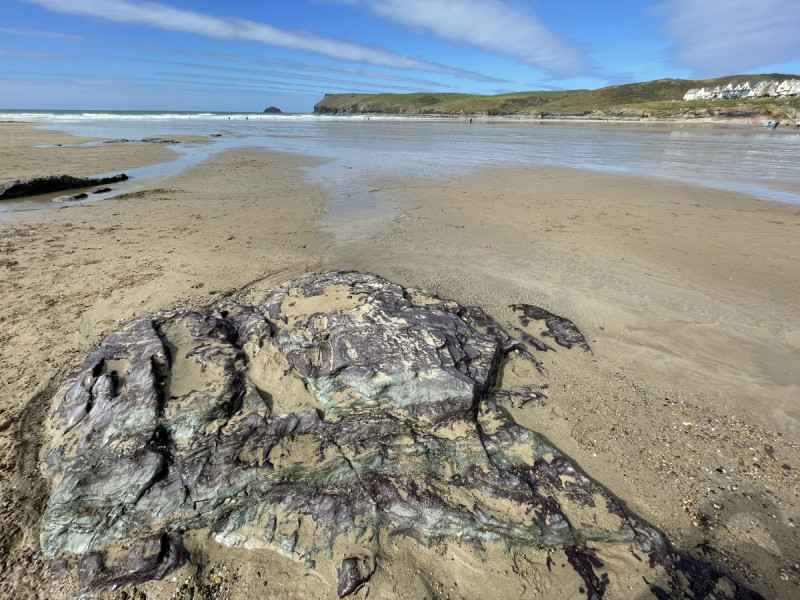 Rocks20at20Polzeath20beach.HEIC