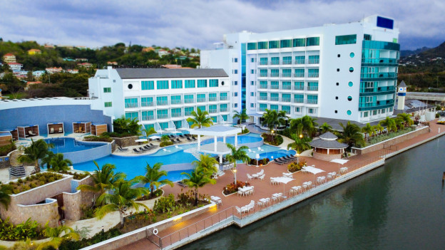 Harbor Club Hotel