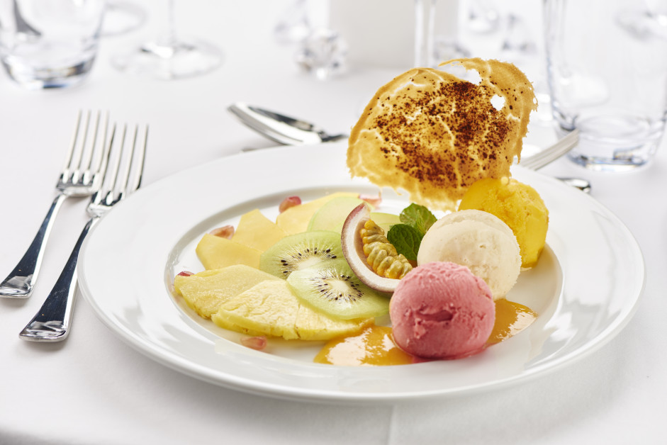 CroisiEurope Dessert Assortiments de sorbets et fruits de saison 47475©Christian Creutz