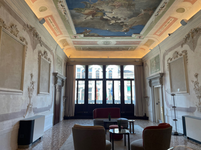 Grand hall of Palazzo Nani 2nd floor credit Anthea Gerrie