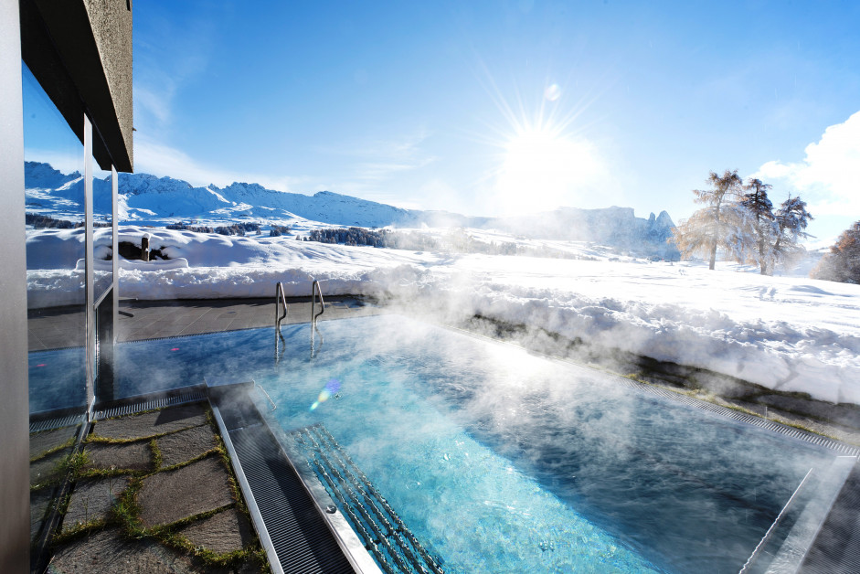 Pool winter®ICARO by Leonhard Angerer