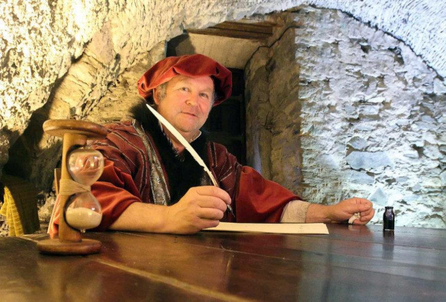 Waterford Museum of Treasures Medieval Musuem Re enactor Tour Guide 1