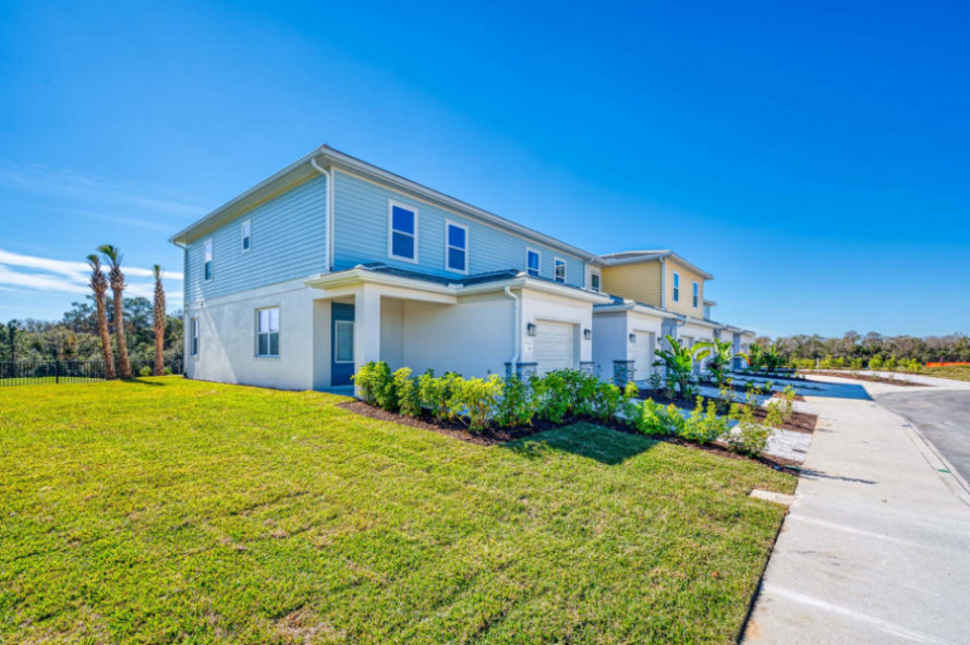 eagle trace homes row side