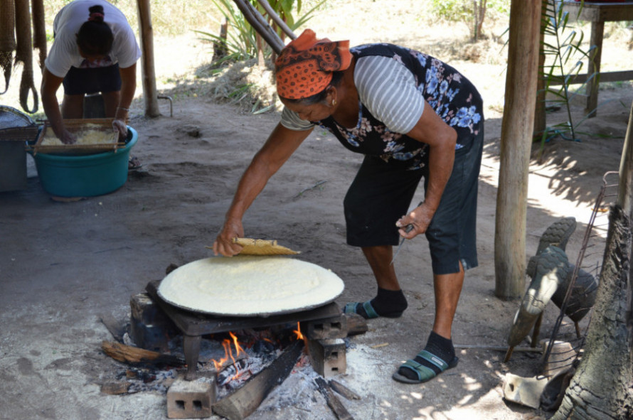 Preparing cassava Surama village e1699113069900