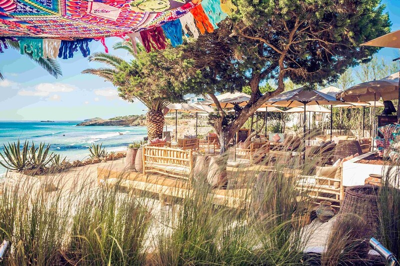 Helen Warwick dines at Aiyanna Restaurant, a barefoot foodie magnet in Ibiza.