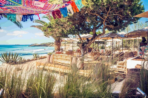 Helen Warwick dines at Aiyanna Restaurant, a barefoot foodie magnet in Ibiza.