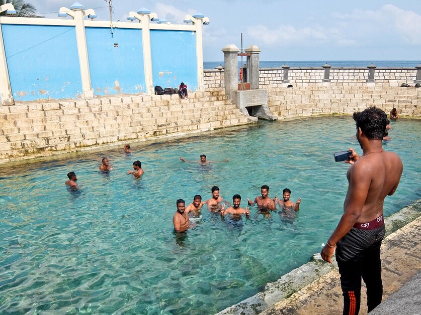 Rupert parker goes slow and explores the city of Jaffna and its peninsula in his guide to cycling Sri Lanka.