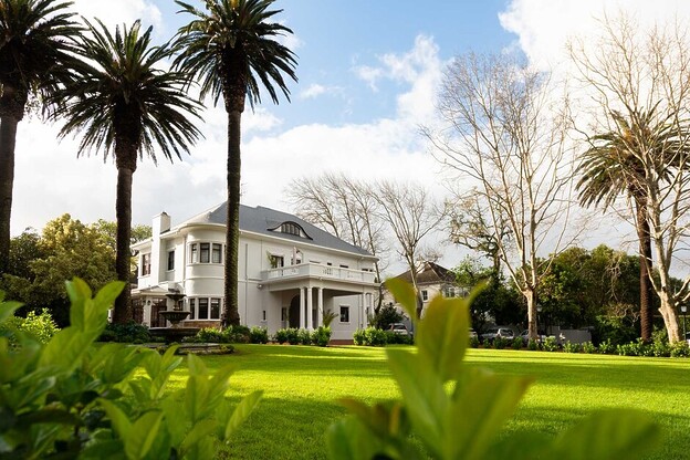 De Tafel – Unforgettable Wildly Elegant Dining Experience in Cape Town