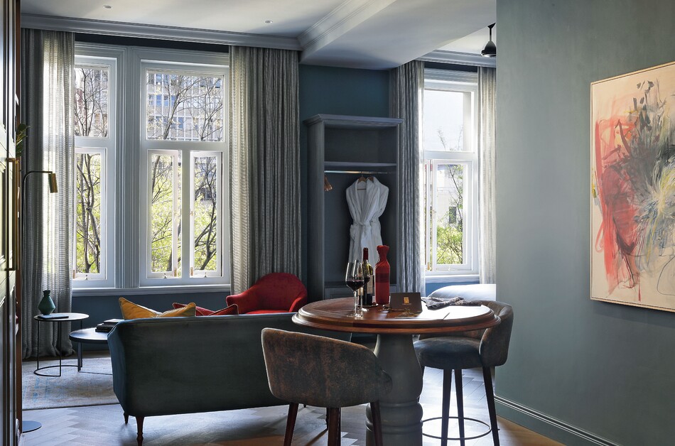 Frank Mannion is cocooned on a trip to Cape Town at the Labotessa Luxury Boutique Hotel
