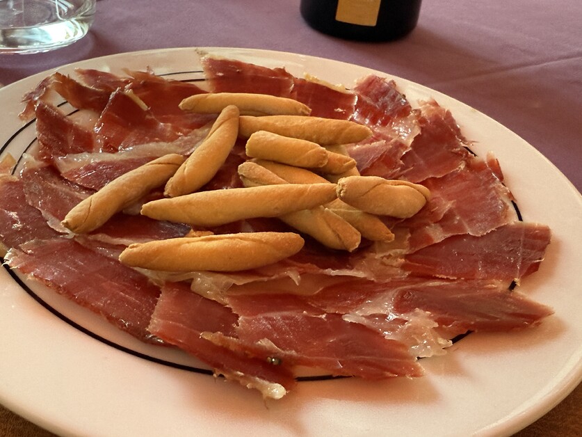 Andy Mossack reviews Rayuela, an Iberian feast of flavour.