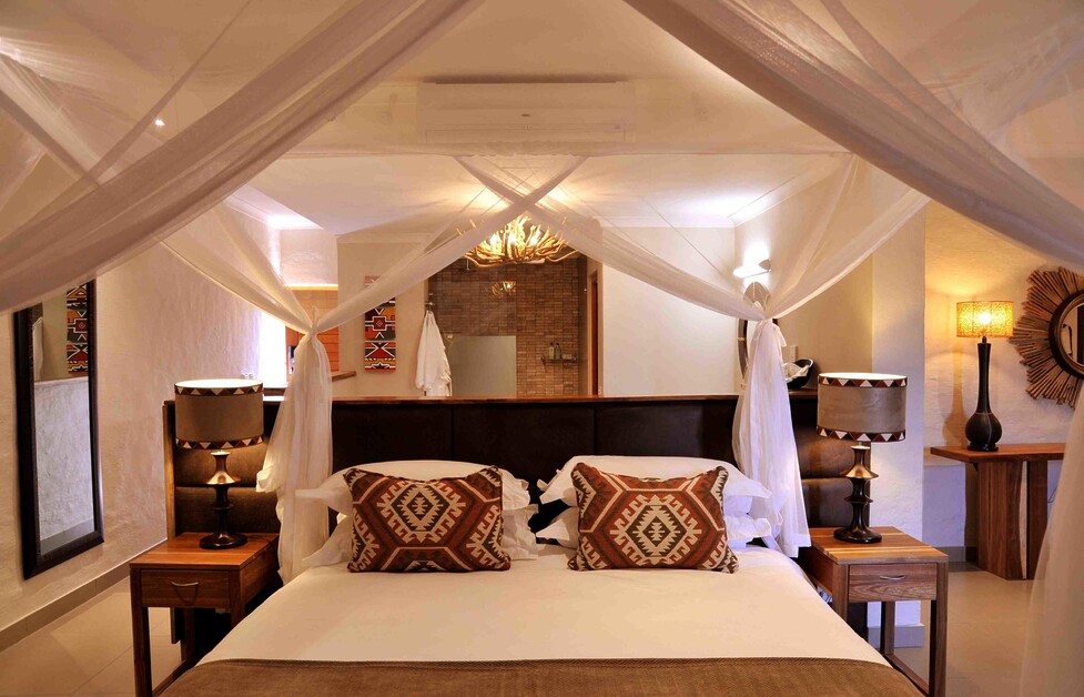 Sarah Kingdom Checks In At The Victoria Falls Safari Club And Discovers A Place That Combines The Spectacle Of The Falls With The Serenity Of The Bush.