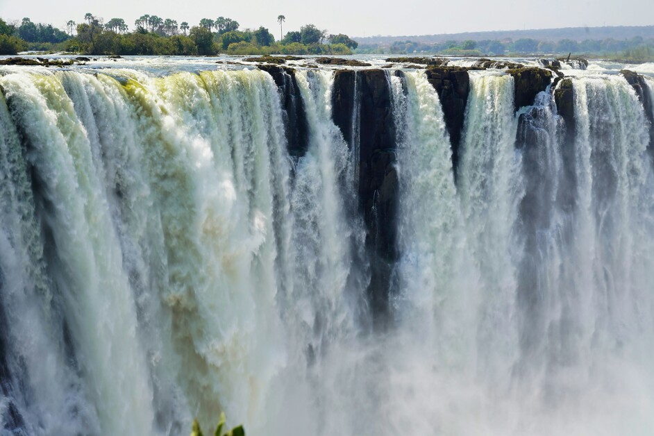 Sarah Kingdom Checks In At The Victoria Falls Safari Club And Discovers A Place That Combines The Spectacle Of The Falls With The Serenity Of The Bush.