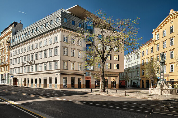 Anthea Gerrie Enjoys Fine Vienna Views And An Homage To Outstanding Vienna Art In The Stylish Radisson Blu Das Triest