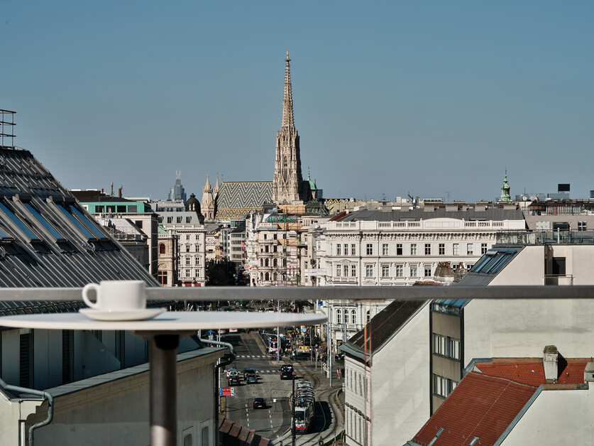 Anthea Gerrie Enjoys Fine Vienna Views And An Homage To Outstanding Vienna Art In The Stylish Radisson Blu Das Triest