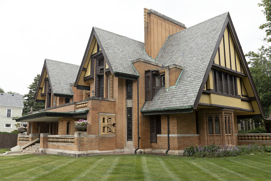 Stuart Forster spends a day in Oak Park, west of downtown Chicago, including spending the afternoon at Brookfield Zoo Chicago