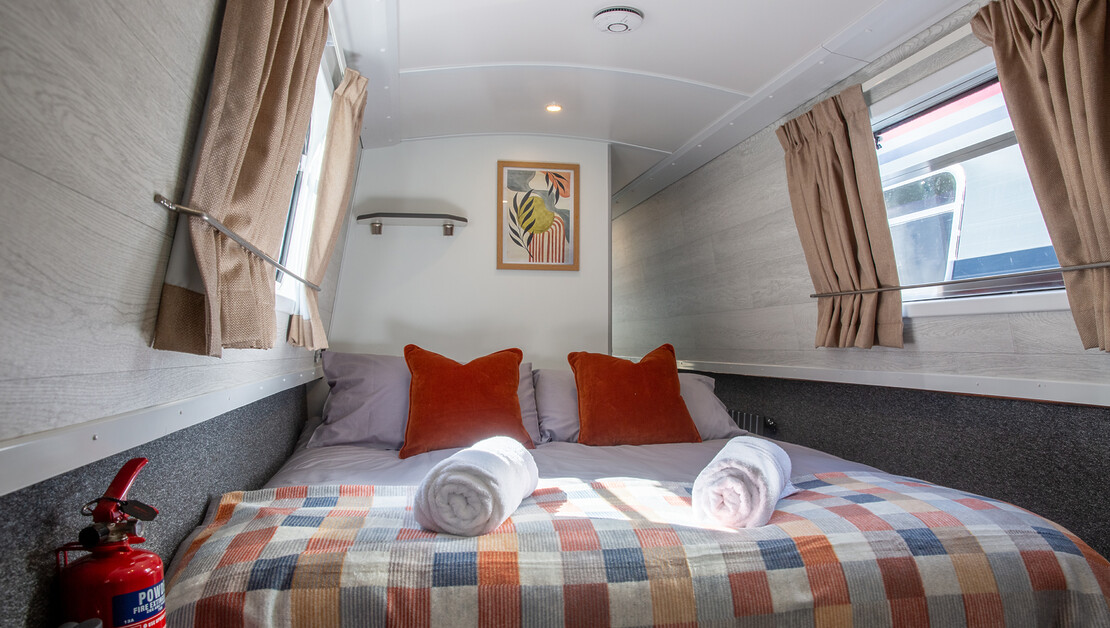 Black Prince Canal Boat Holidays. Discover the wonder of a Self-Drive Canal Cruise