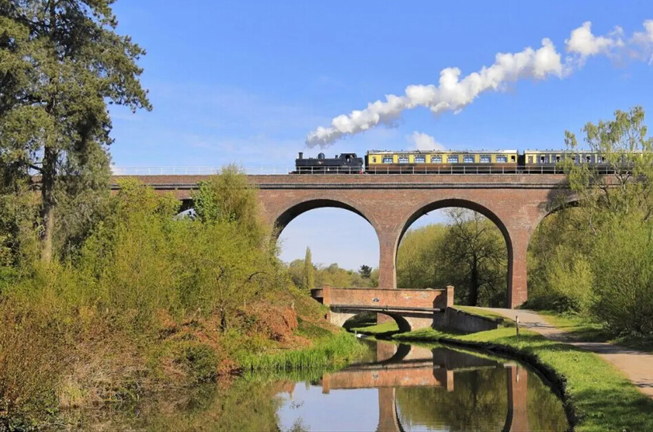 Black Prince Canal Boat Holidays. Discover the wonder of a Self-Drive Canal Cruise