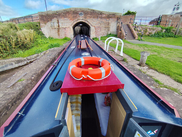 Black Prince Canal Boat Holidays. Discover the wonder of a Self-Drive Canal Cruise