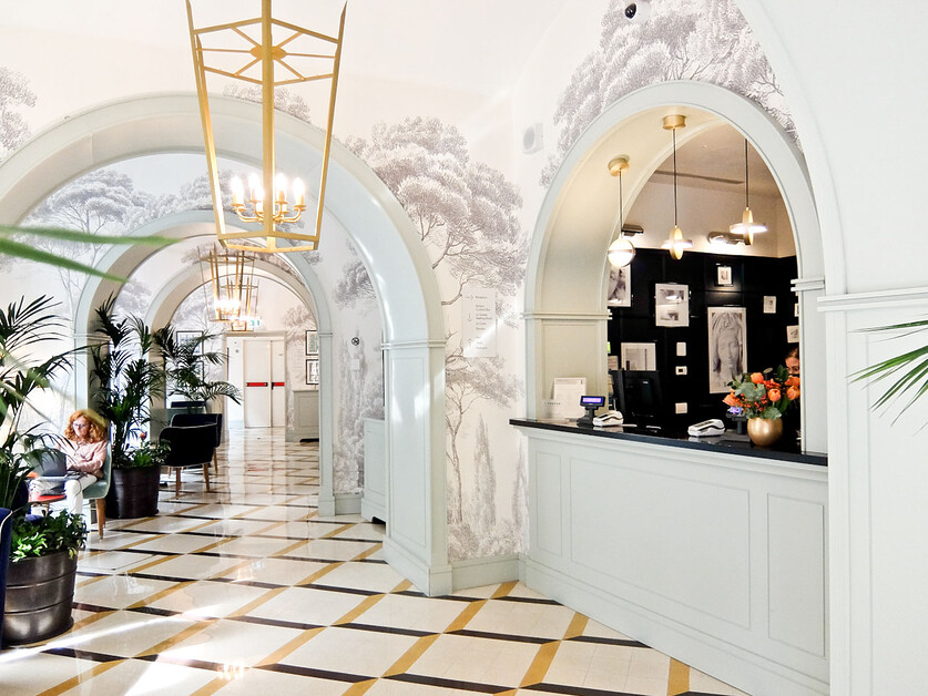 Rupert Parker Loves The Vibe In And Around The Hotel Trastevere Roma | Una Esperienze.