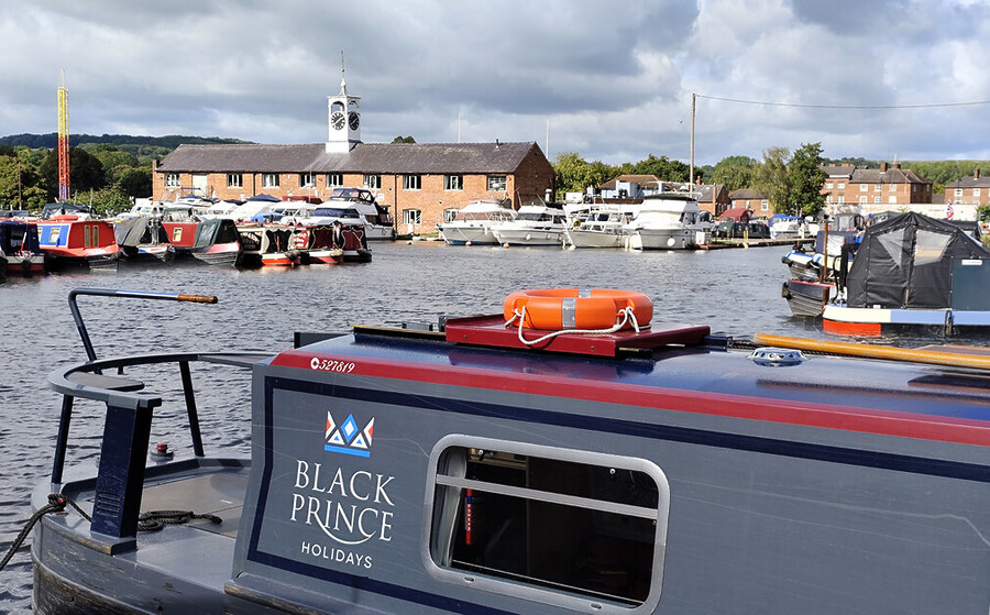 Black Prince Canal Boat Holidays. Discover the wonder of a Self-Drive Canal Cruise