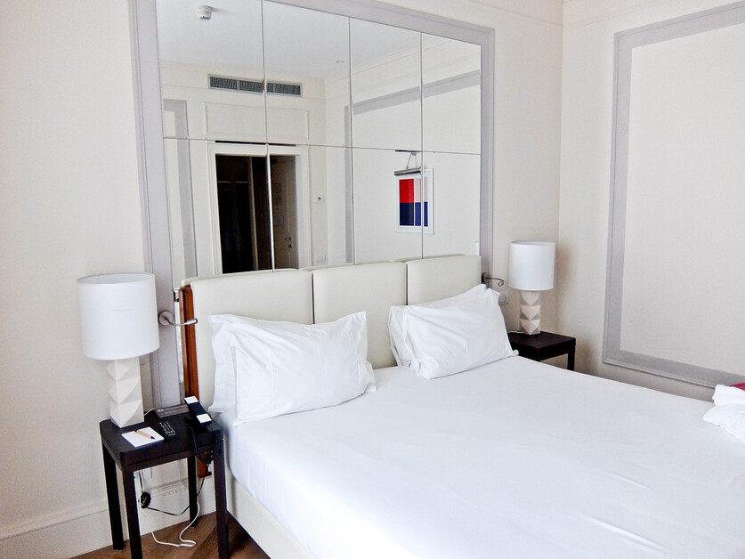 Rupert Parker Loves The Vibe In And Around The Hotel Trastevere Roma | Una Esperienze.