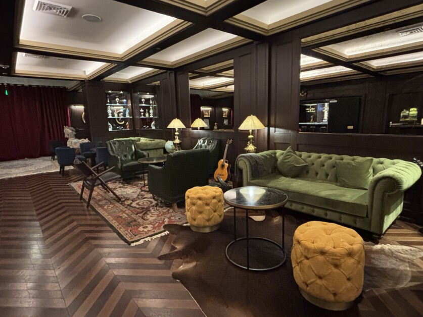 .Anthea Gerrie Revels In Moody Decor Fit For A Rock Star At The Stylish Whisky Hotel In Hollywood