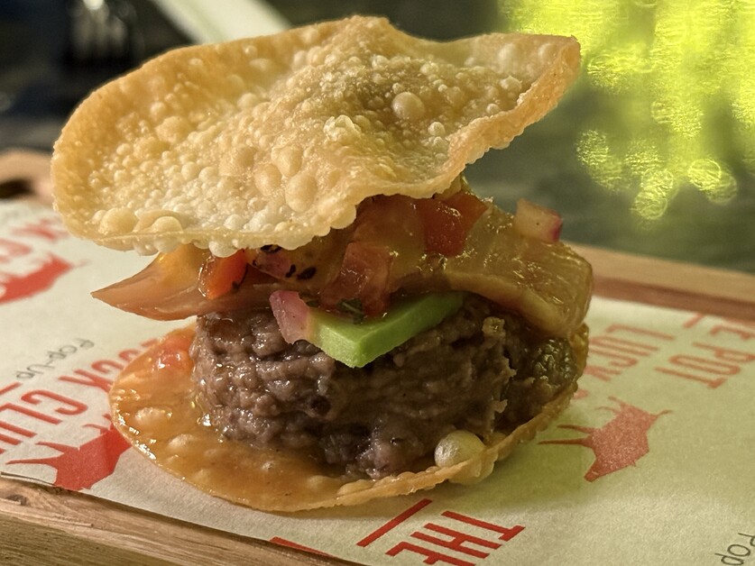 Andy Mossack eats at the Pot Luck Club at The Waldorf Hilton and realises what all the fuss is about.