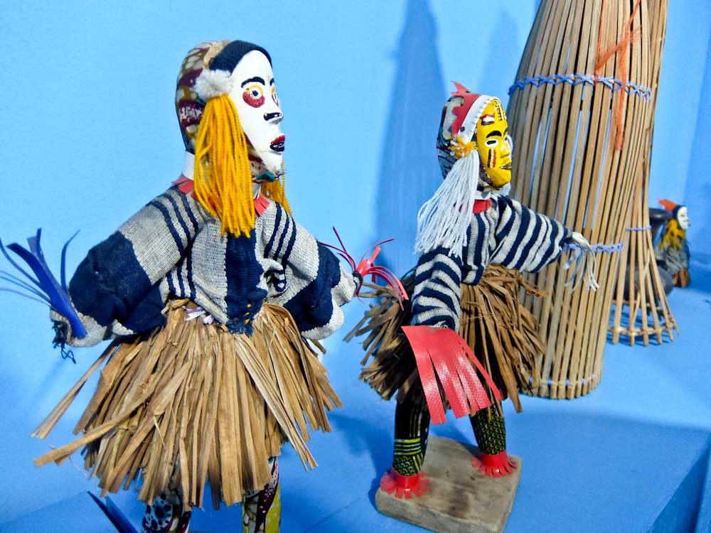 In his Essential Guide to Côte d’Ivoire Rupert Parker is a hit wih his idiot dancing.