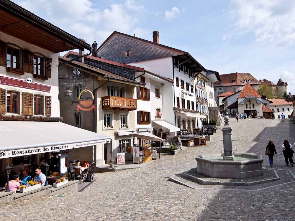 Rupert Parker gets on buses, boats and trains to go day tripping around Lausanne.