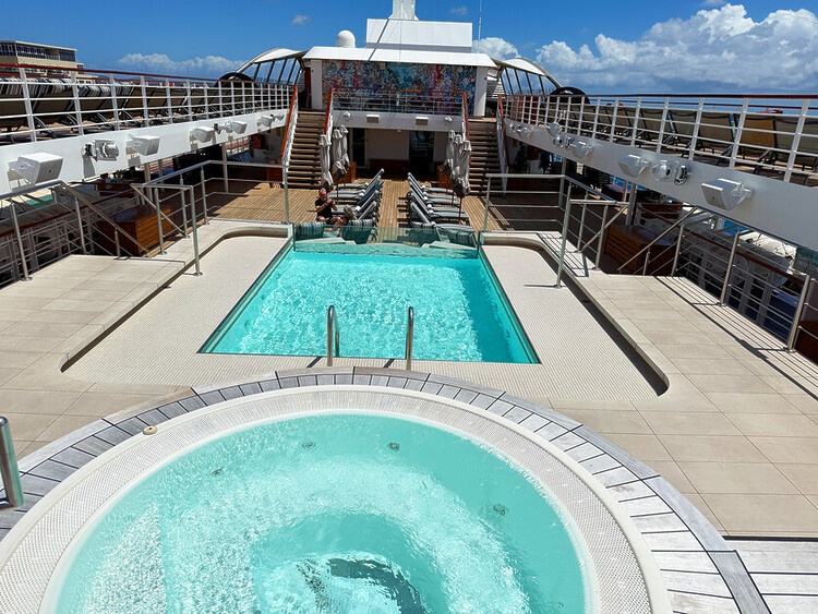 Lynne Coates enjoys Windstar Cruises ‘Windward Ways & Tobago Cays’ cruise onboard Star Pride, visiting some of the lesser-known Caribbean islands.