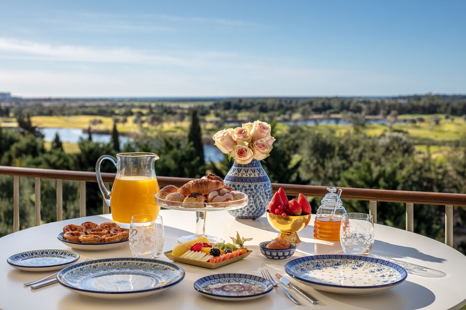 Michael Edwards stays at Victoria Golf Resort & Spa, and samples the very best of Algarve’s cuisine, golf and hospitality