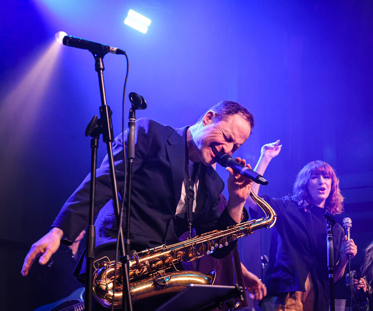 Jack Leigh visits the Emerald Theatre on London’s Embankment to see the Van Morrison Alumni Band.